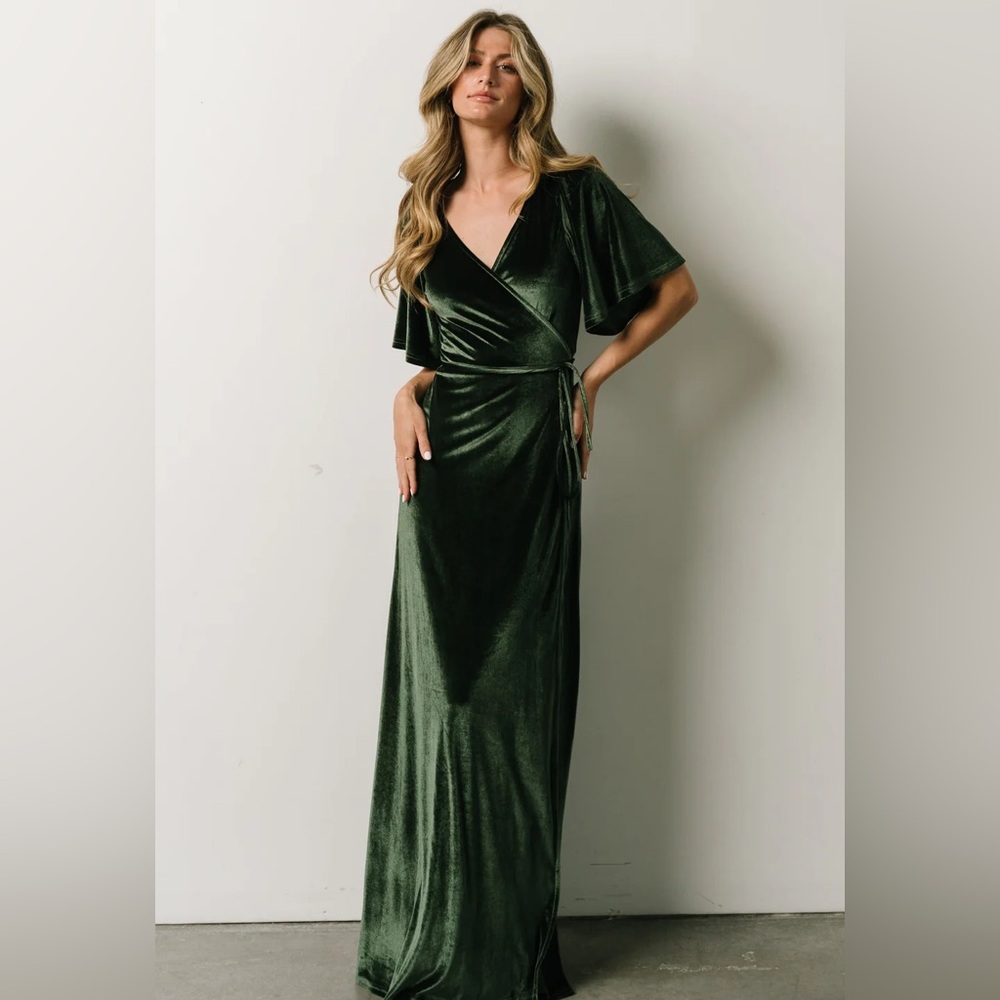 NWT Baltic Born Velvet Meghan Maxi Wrap Dress
Perfect condition size small